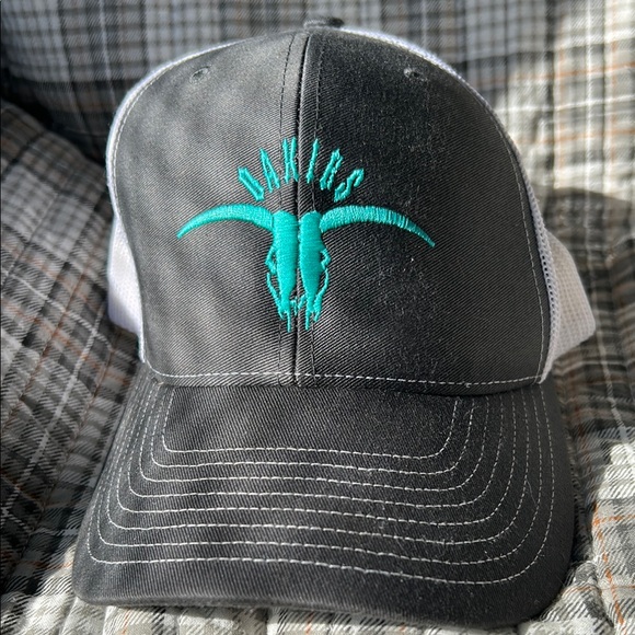 Other - Grey and Teal Trucker Hat with turquoise skull